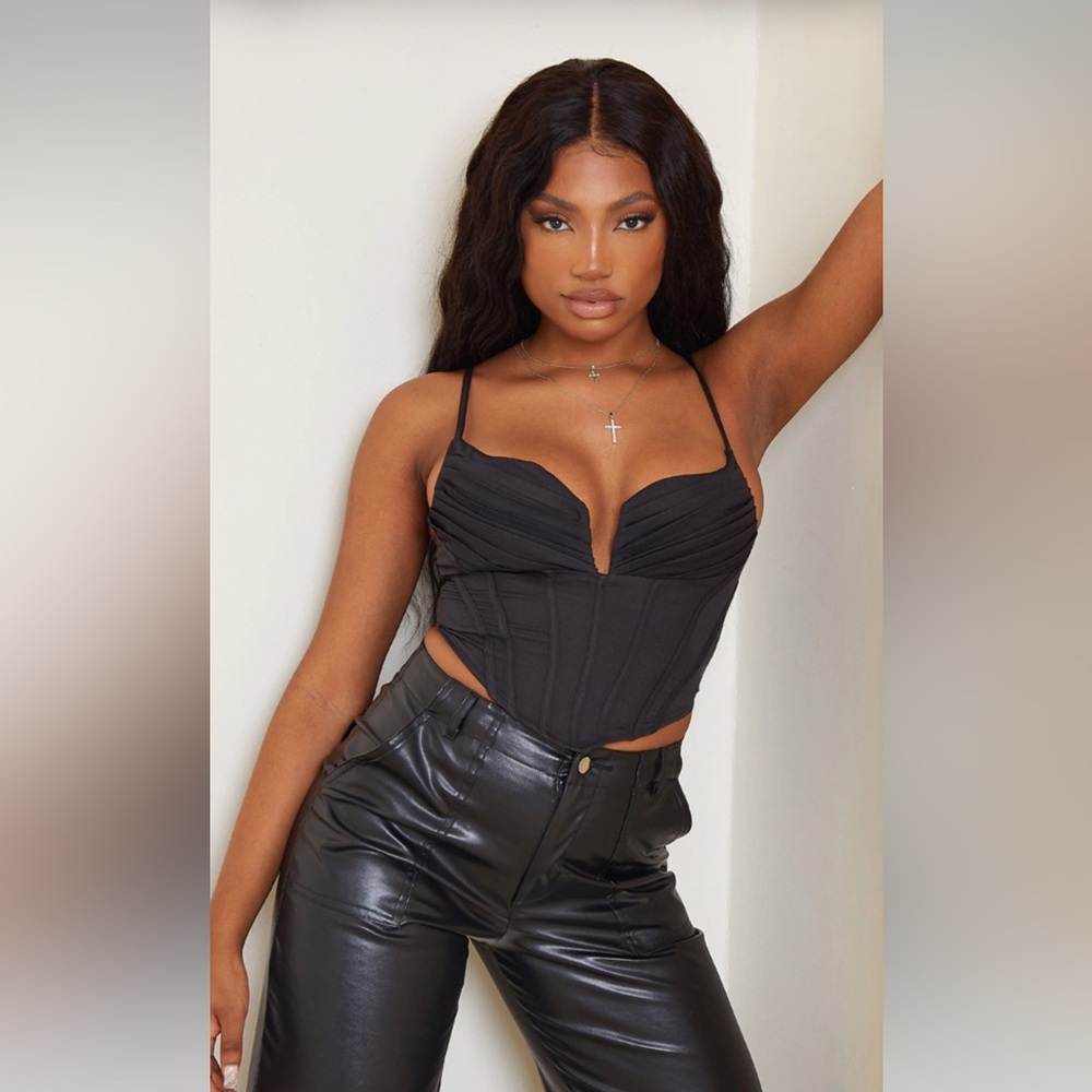 Pretty Little Thing - Black Sculpted Bustier Top
